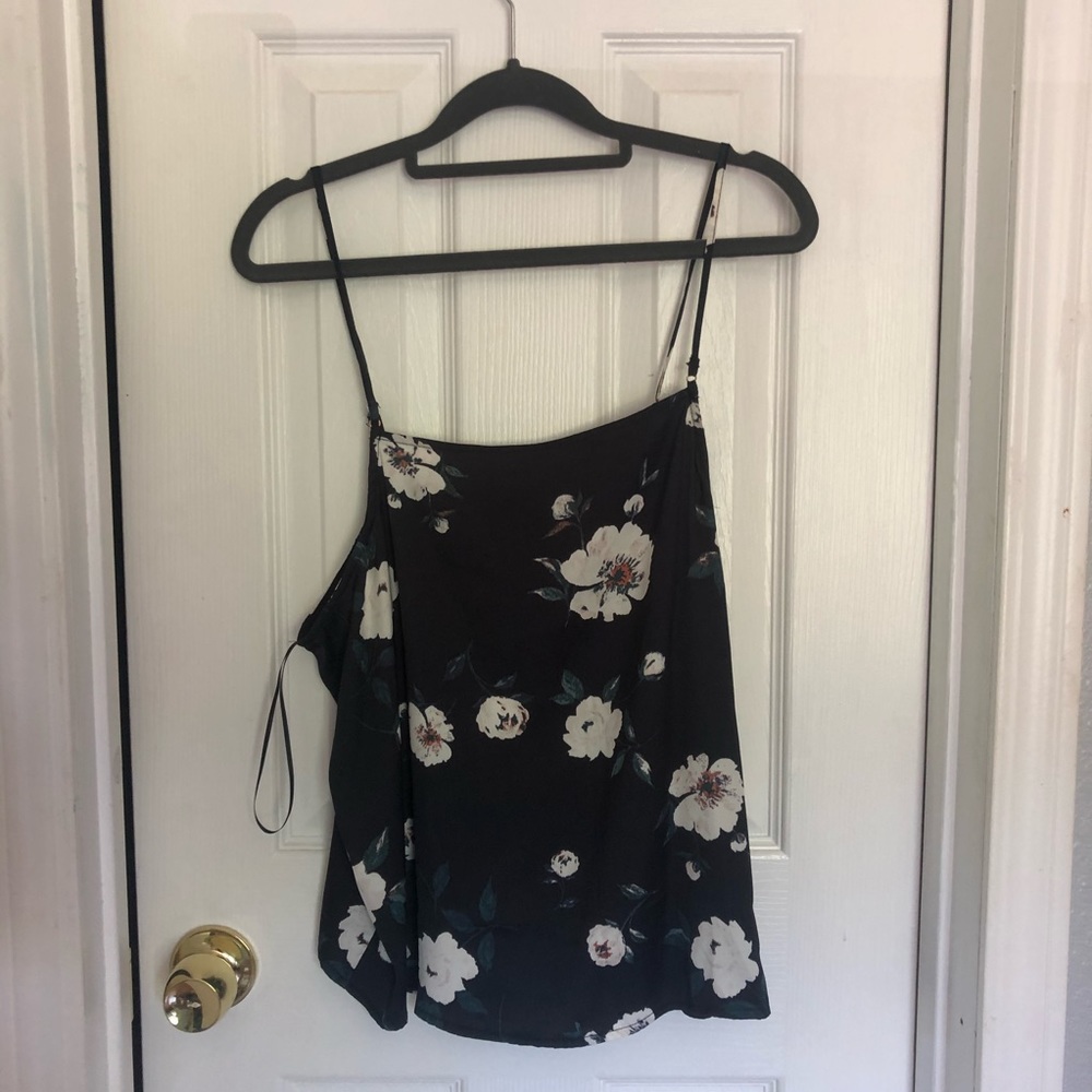 Kendal & Kylie Black Floral Tank (Pacsun)